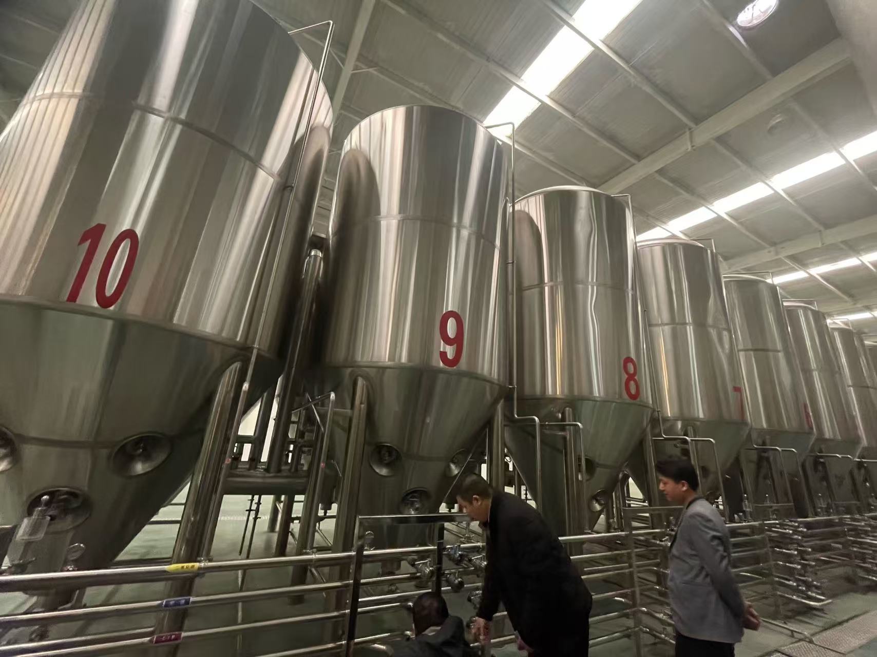临漳精酿啤酒设备厂—平面布置、设备设计、制造、调试、培训等一条龙服务